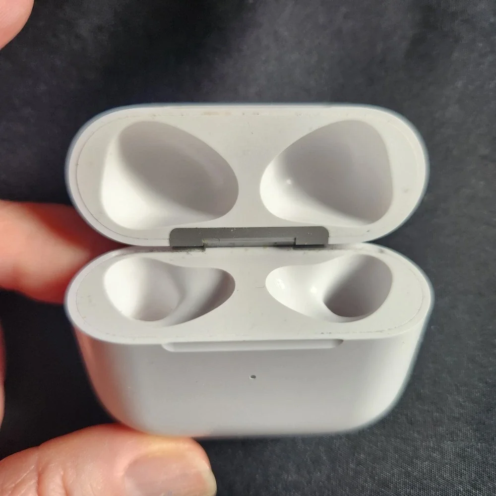 Apple AirPods 3rd Generation Charging Case Only. Genuine. Replacement. Works.